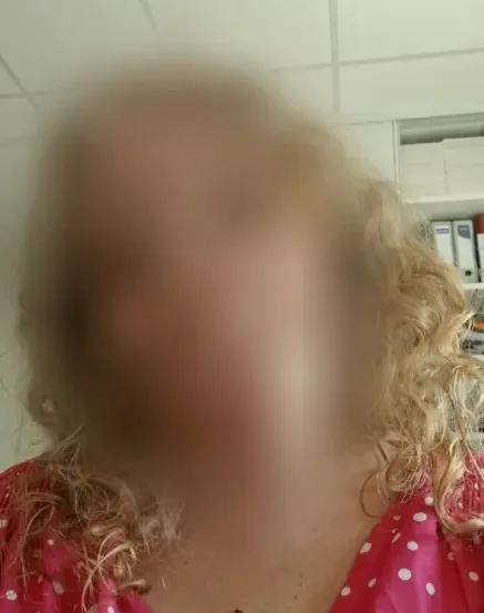 Bernadett, 29