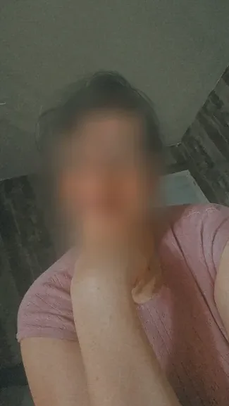 Csilla, 27