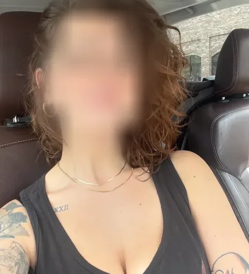 Emma, 39