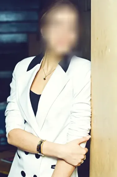 Eszter, 30