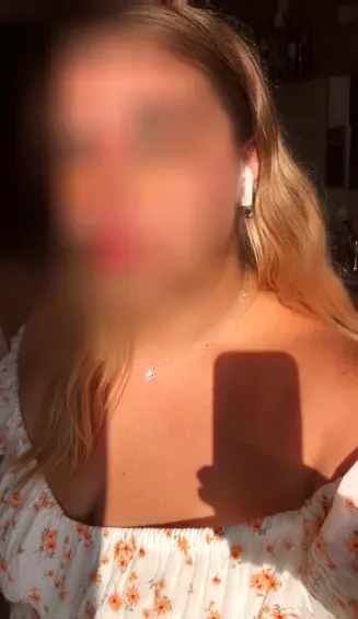 Fanni, 27