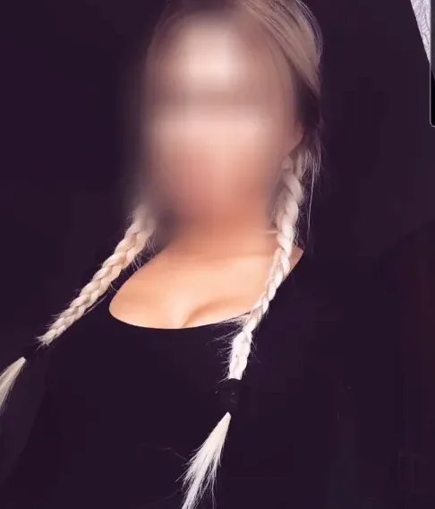 Fruzsina, 26