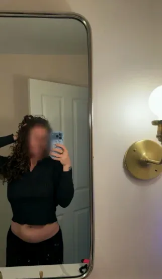 Georgina, 37