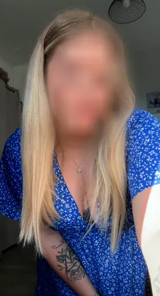 Georgina, 22