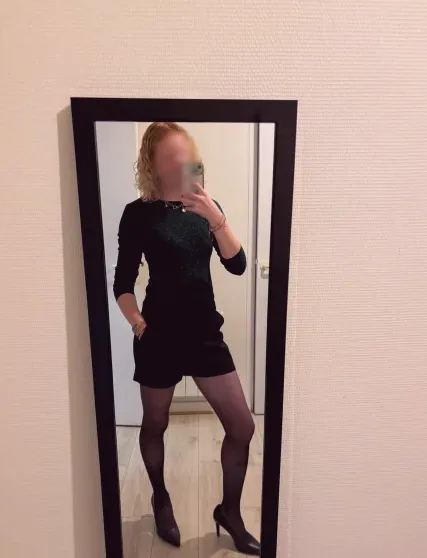 Gyöngyi, 25