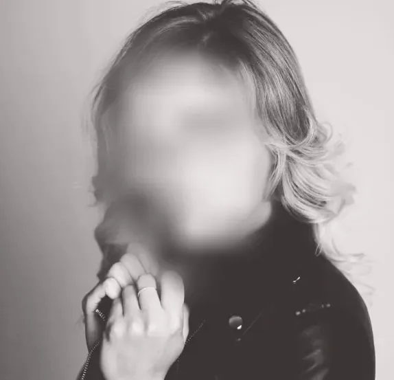 Ilona, 33