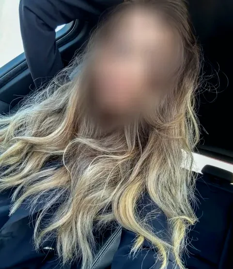 Julianna, 33