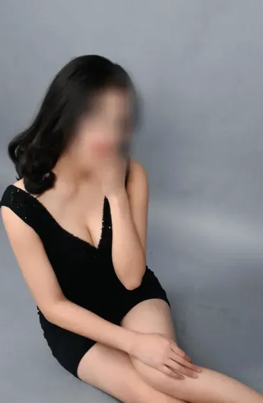 Julianna, 30