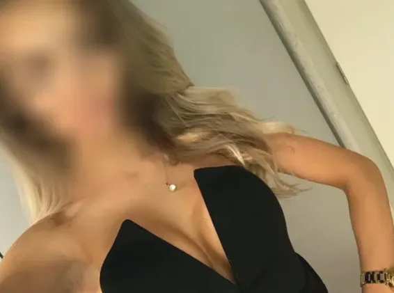Katalin, 30
