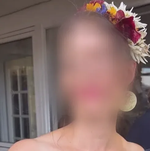 Laura, 40