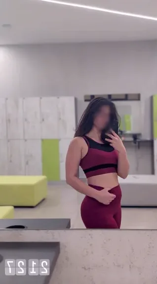 Lili, 28