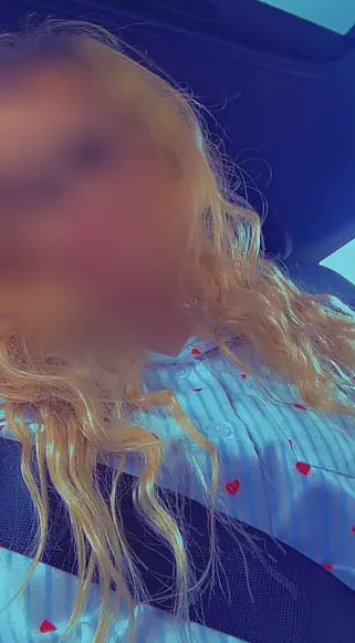 Mónika, 28