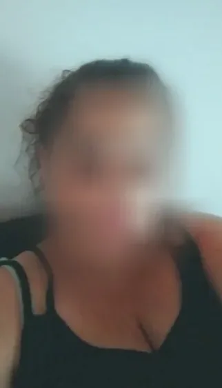 Nikolett, 33