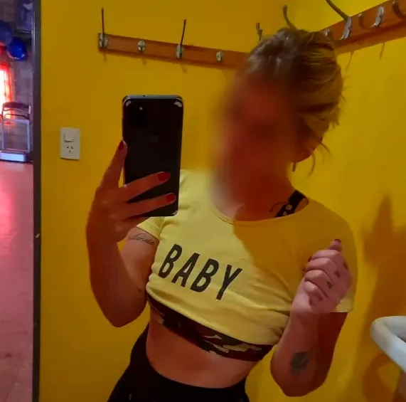 Petronella, 28