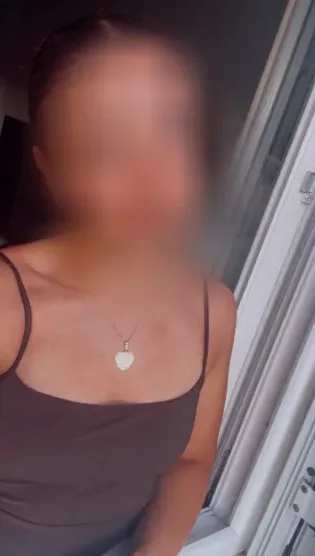 Piroska, 25