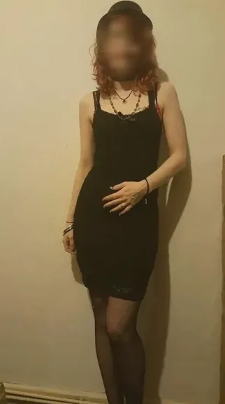 Sára, 35