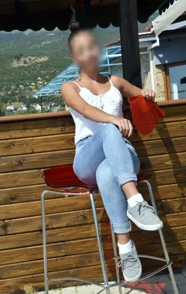 Tímea, 34