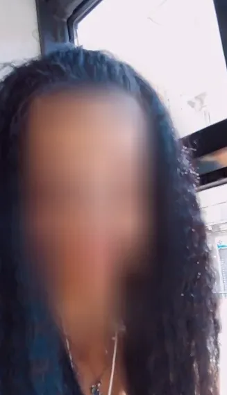 Zsuzsa, 30